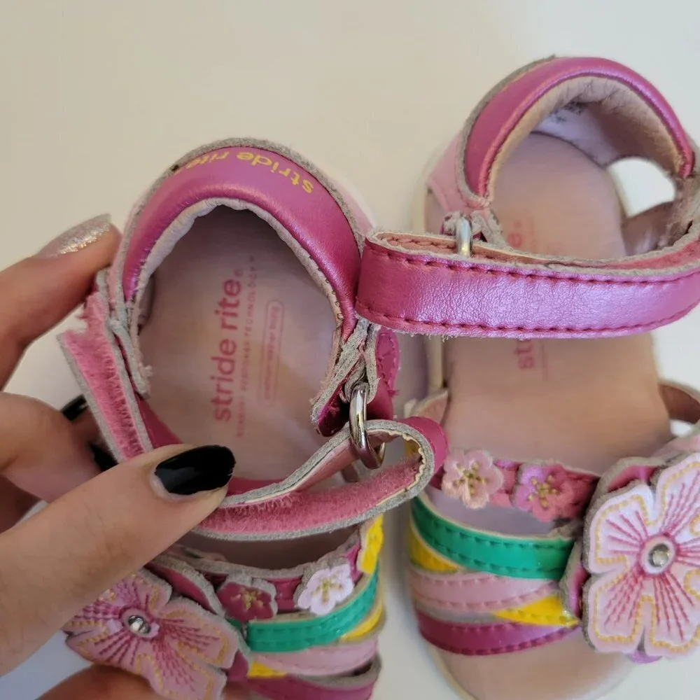 Life Stride Pink Floral Sandals - Size 4
